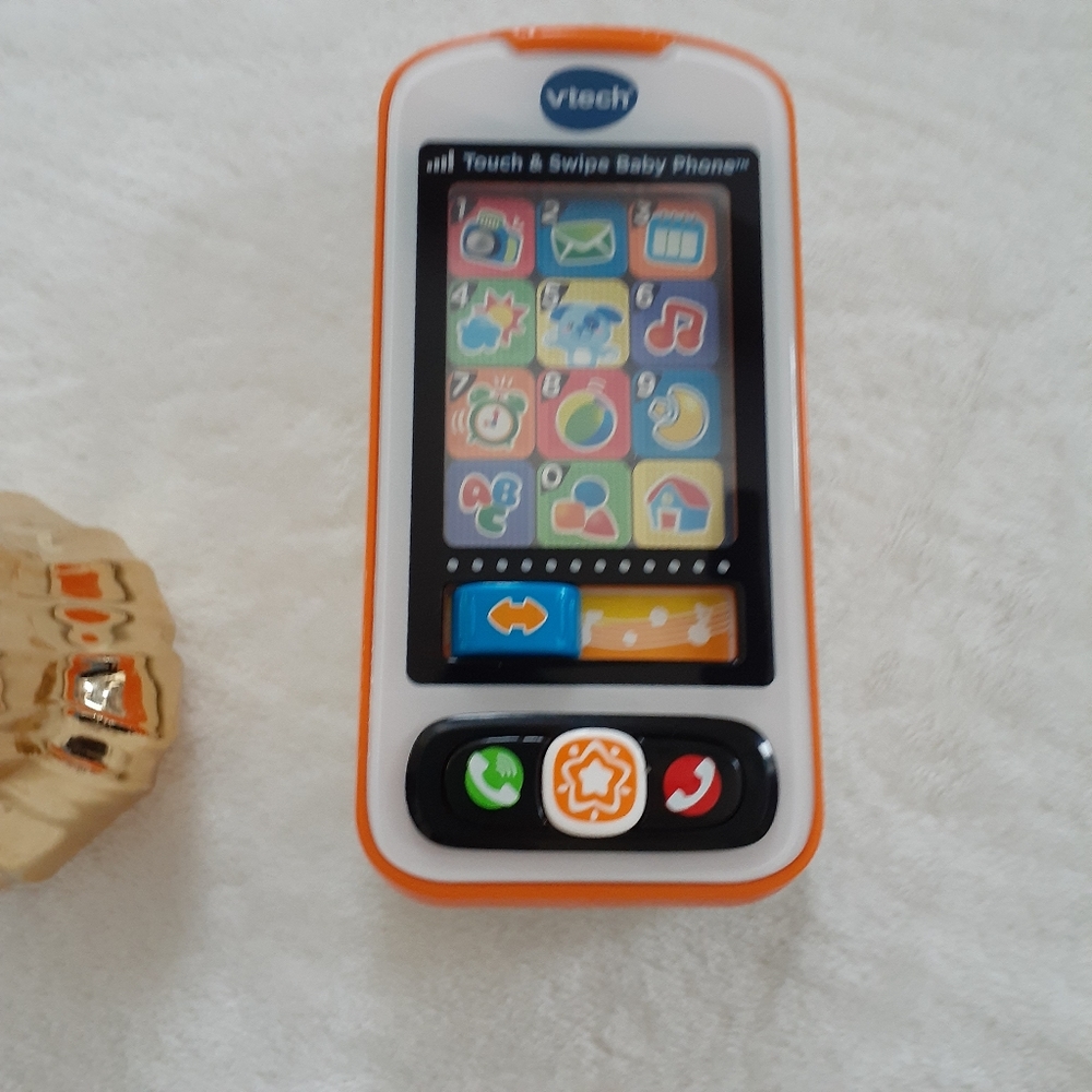 Vtech Touch & Swipe Baby Phone  6-36 Months.